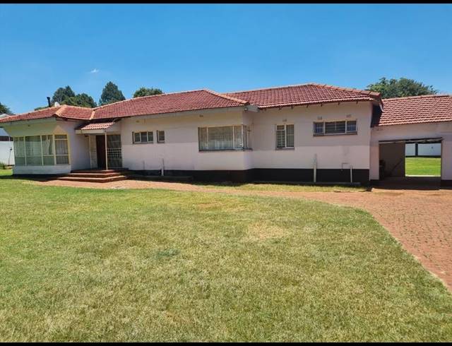 4 BEDROOM HOUSE FOR SALE IN OBSERVATORY